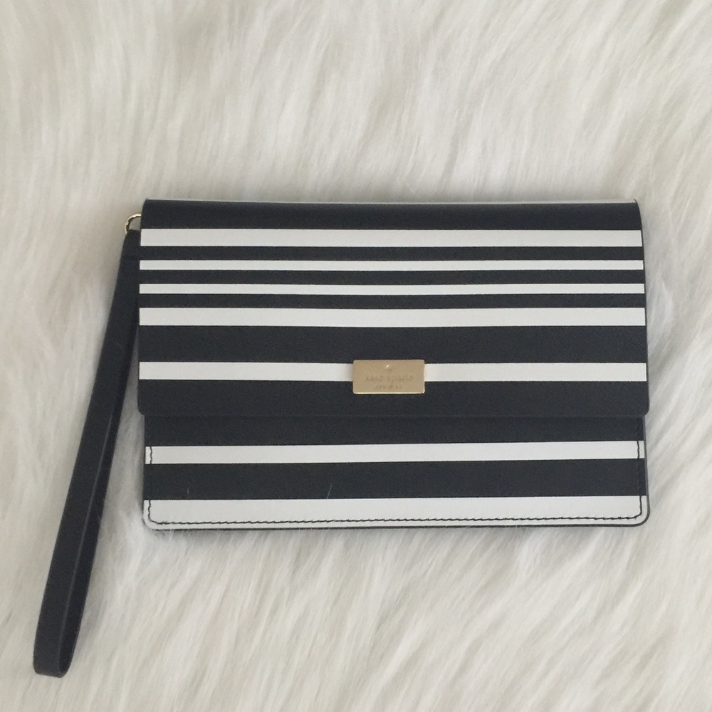 💕kate spade Mollie Putnam Black/White Wristlet💕